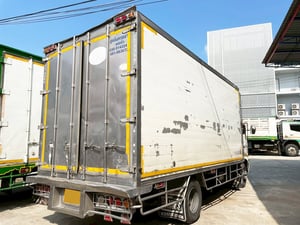 6 ล้อ ตู้บรรทุก  HINO FC9J 175 แรง ปี 58