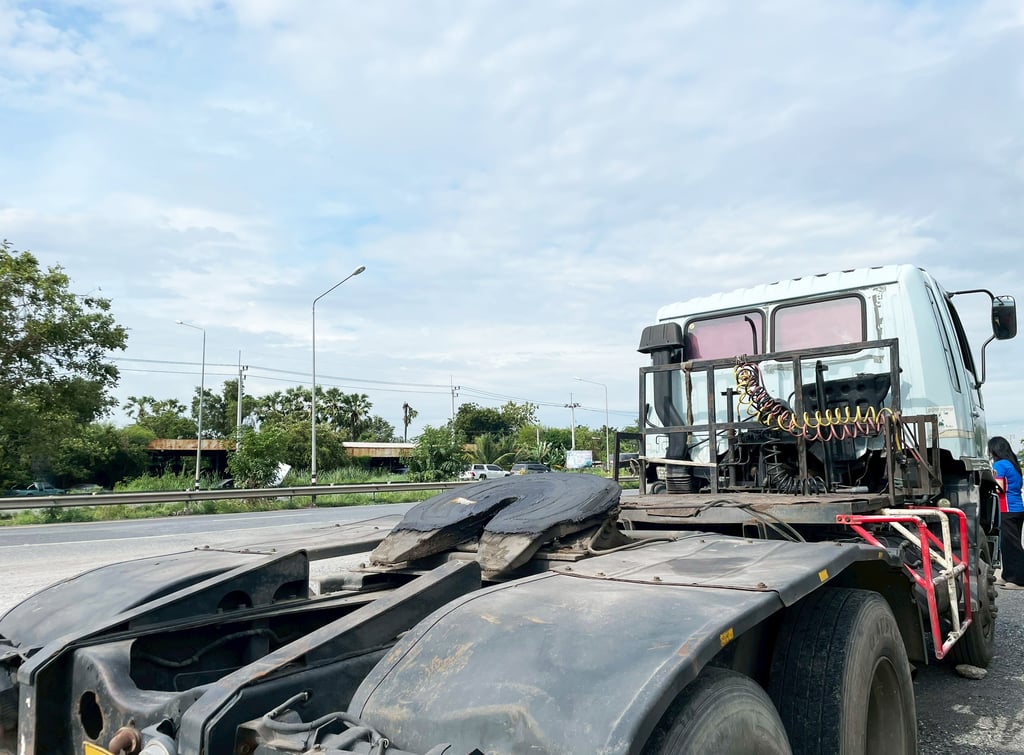 10 ล้อ หัวลาก สีฟ้า HINO FM2K 240 แรง ปี 42 