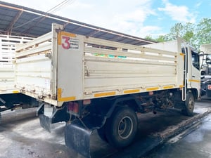 6 ล้อ ดั้มขาว  HINO FC9J 175 แรง ปี 57 ยาว 3.8 x 2.3 ม.