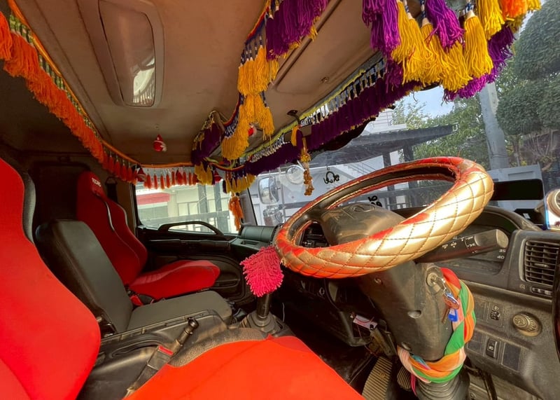 6 ล้อดั้ม HINO FG8J 240 แรง ปี 60