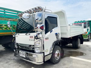 ISUZU NPR75 150 แรง ปี 55 ยาว 3.8 ม.กว้าง 2.3 ม.