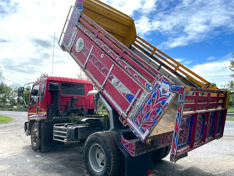 6 ล้อ ดั้มแดง ISUZU FTR 195 แรง ปี 40 ยาว 3.8 x 2.3 ม. 6 ล้อ ดั้มแดง ISUZU FTR 195 แรง ปี 40 ยาว 3.8 x 2.3 ม.