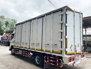 ISUZU FRR 190 แรงม้า รถบรรทุก 6 ล้อ ตู้แห้ง ปี 2560