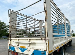 6 ล้อ คอกสูง  HINO FC9J 175 แรง ปี 55 ยาว 6.6 x 2.3 x 2 m  