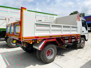 ISUZU NQR 175 แรงม้า รถบรรทุก 6ล้อ ดั้มพ์ ปี 2554