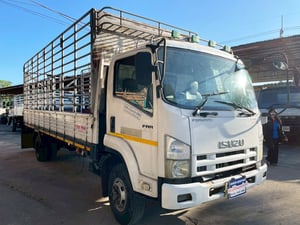 6 ล้อ คอกสูง FRR90 210 แรง ปี 54 ยาว 6.5 x 2.3 x 2.1 m.