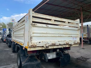 6 ล้อ ดั้มขาว  HINO FC9J 175 แรง ปี 57 ยาว 3.8 x 2.3 ม.