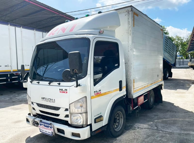 4 ล้อ ตู้บรรทุก ISUZU NLR 130 แรง ปี 56