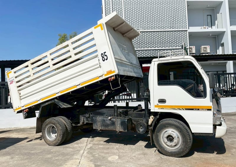 6 ล้อ ดั้ม  ISUZU NQR 175 แรง ปี 49