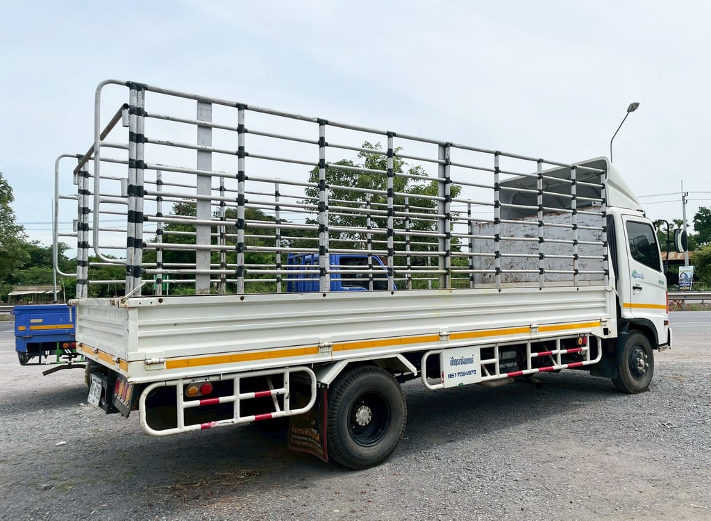 6 ล้อ คอก HINO FG9J 175 แรง ปี 55 ยาว 5.6 x 2.2 ม. 6 ล้อ คอก HINO FG9J 175 แรง ปี 55 ยาว 5.6 x 2.2 ม.