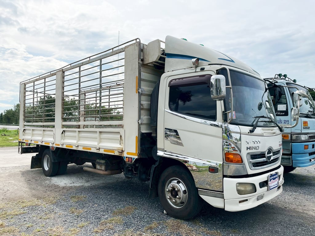 6 ล้อ คอกสูง  HINO FC9J 175 แรง ปี 55 ยาว 6.6 x 2.3 x 2 m  