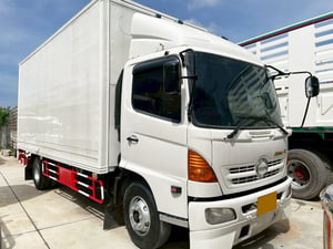 6 ล้อ ตู้บรรทุกขาว HINO FC4J 144 แรง ปี 47 6 ล้อ ตู้บรรทุกขาว HINO FC4J 144 แรง ปี 47