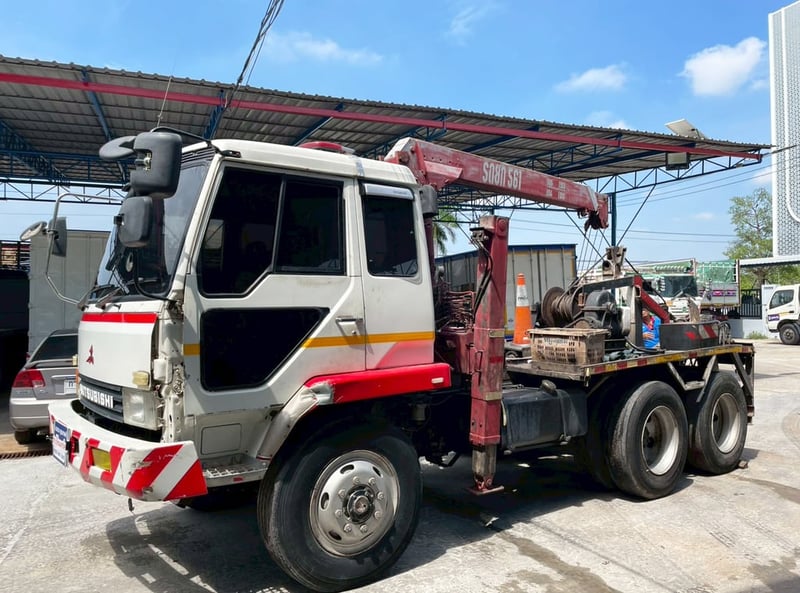 รถบรรทุก 10 ล้อ เฉพาะกิจ รถยก  MITSUBISHI FN527 220 แรง ปี 45