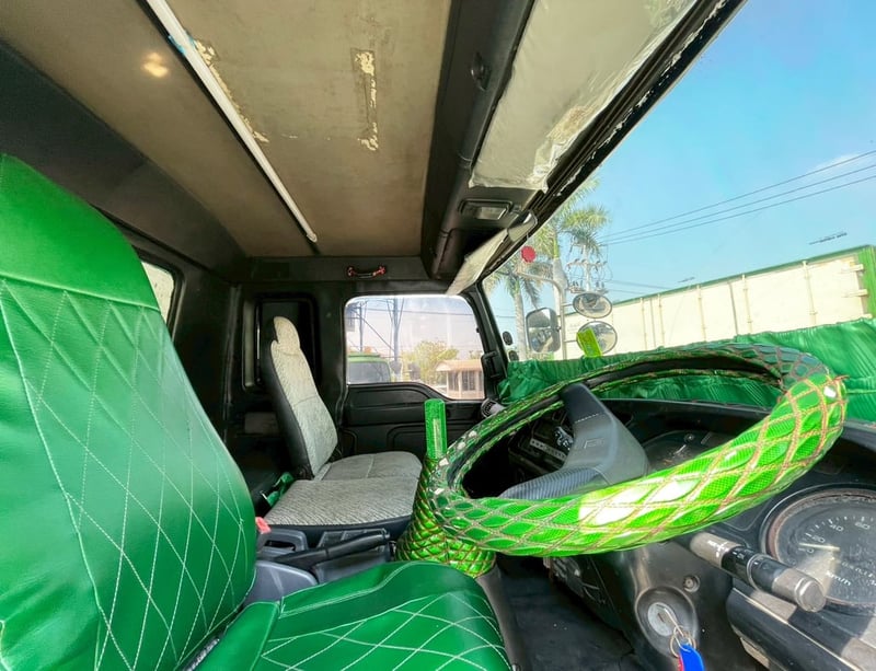 6 ล้อ ตู้บรรทุกเขียว 10 บาน  ISUZU FTR 195 แรง ปี 40