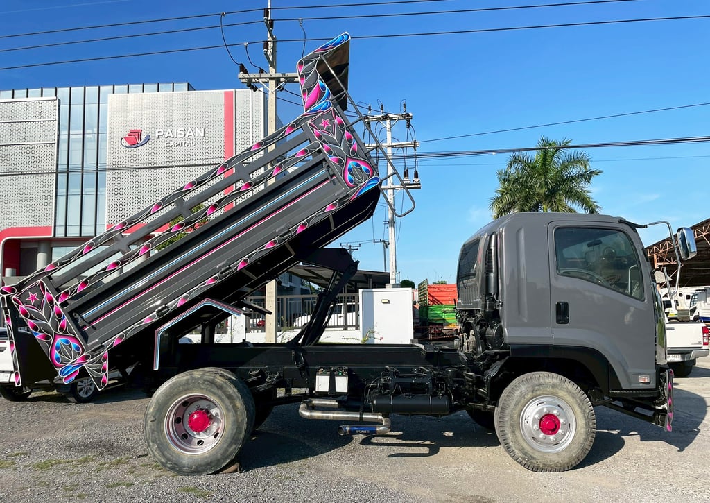 ISUZU FTR 34 6 ล้อ ดั้มเขียว
240 แรง ปี 55 ISUZU FTR 34 6 ล้อ ดั้มเขียว
240 แรง ปี 55