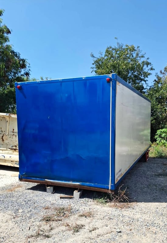 ตู้เปิดท้าย 2 บาน ยาว 7.6 x 2.6 x2.5 m. ตู้เปิดท้าย 2 บาน ยาว 7.6 x 2.6 x2.5 m.