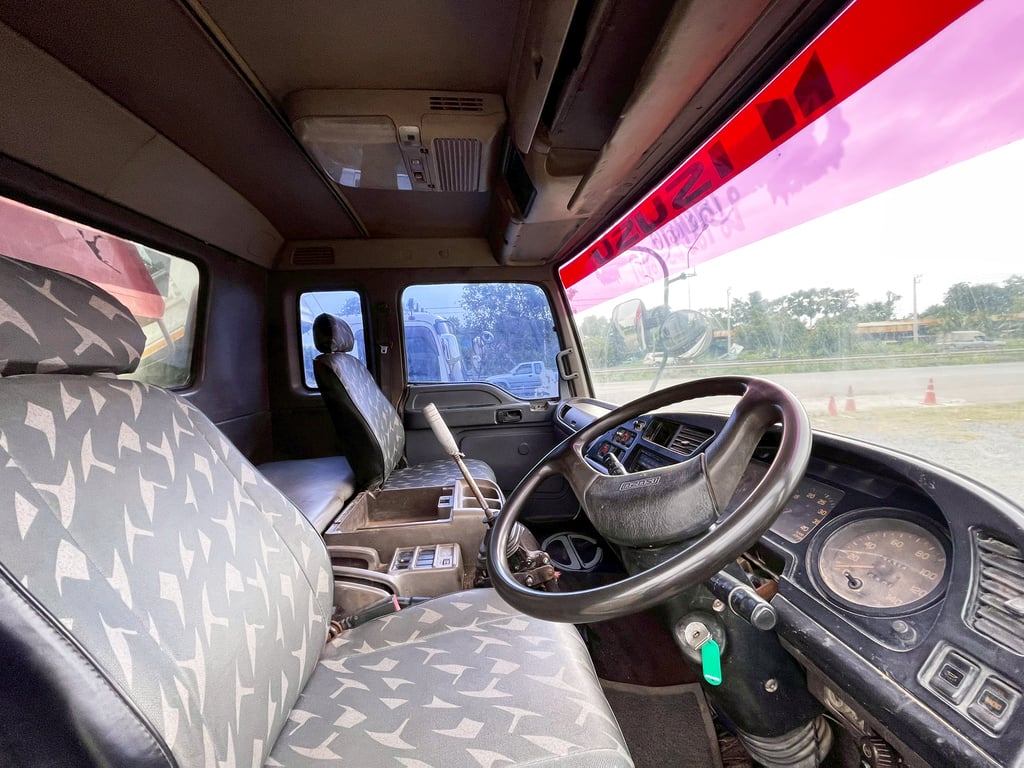 6 ล้อ ดั้ม ISUZU FRR 195 แรง ปี 13 6 ล้อ ดั้ม ISUZU FRR 195 แรง ปี 13