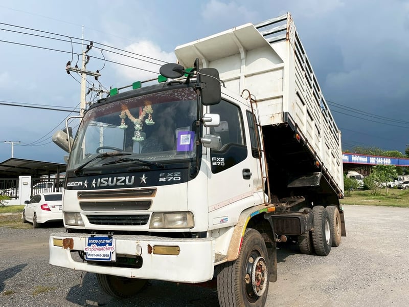 10 ล้อ ดั้มขาว  ISUZU FVZ 195 แรง ปี 45 เกียร์เดิม พร้อมใช้งาน