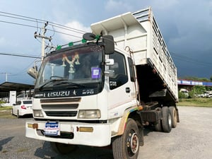 10 ล้อ ดั้มขาว  ISUZU FVZ 195 แรง ปี 45 เกียร์เดิม พร้อมใช้งาน