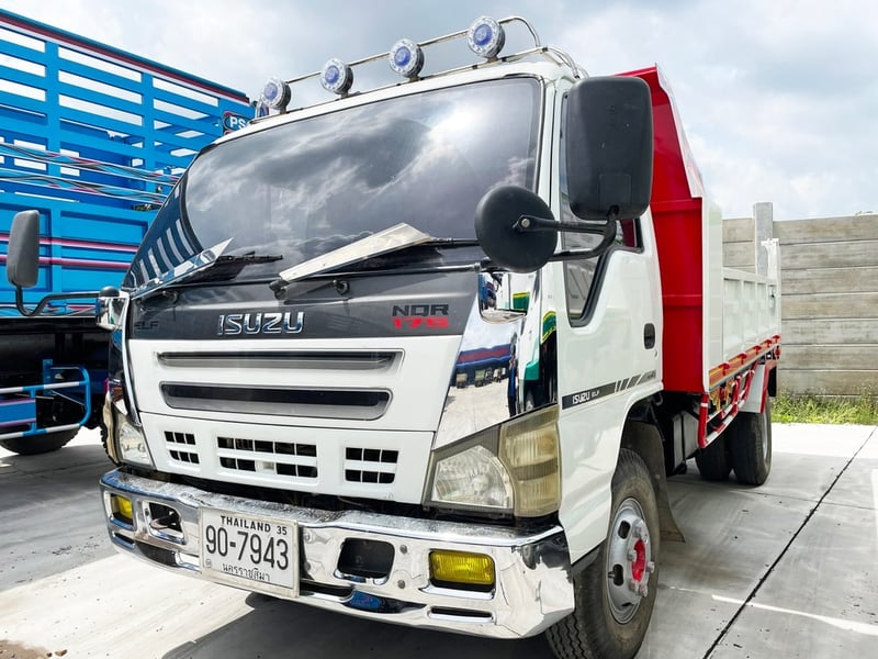 ISUZU NQR 175 แรงม้า รถบรรทุก 6ล้อ ดั้มพ์ ปี 2554