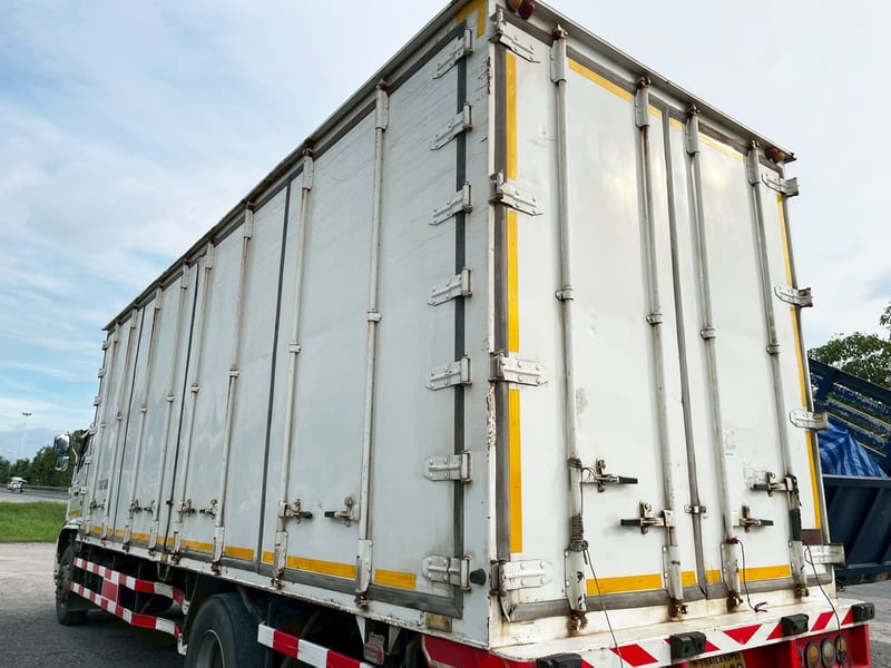 HINO FG 240 แรงม้า รถบรรทุก 6ล้อ ตู้แห้ง ปี 2559 HINO FG 240 แรงม้า รถบรรทุก 6ล้อ ตู้แห้ง ปี 2559