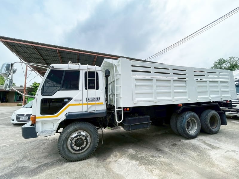 MITSHUBISHI FN527M  205 แรง ปี 41