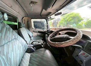 6 ล้อ ตู้บรรทุกเขียว ขาว 10 บาน  HINO FC4J 144 แรง ปี 47