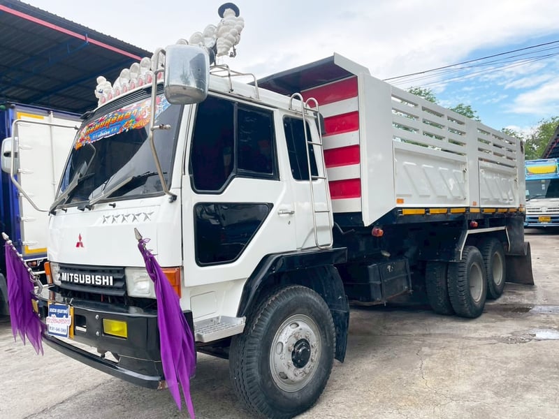 รถบรรทุก 10 ล้อดั้ม  MITSHUBISHI FN527 220 แรง ปี 45