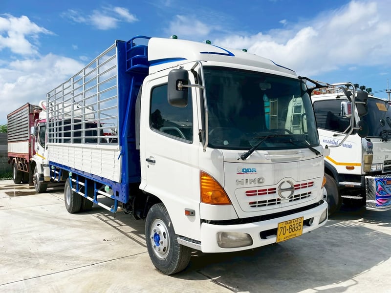 6 ล้อคอก HINO FC4J 144 แรง ปี 48
ยาว 5.5 x 2.4 m เครื่องเดิม 6 ล้อคอก HINO FC4J 144 แรง ปี 48
ยาว 5.5 x 2.4 m เครื่องเดิม