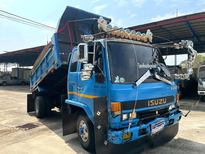 6 ล้อดั้มฟ้า  ISUZU  145 แรง ปี 35 ยาว 3.6 x 2 m.