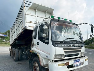 10 ล้อ ดั้มขาว  ISUZU FVZ 195 แรง ปี 45 เกียร์เดิม พร้อมใช้งาน