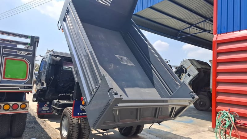 6 ล้อ ดั้ม ISUZU FRR 195 แรง ปี 13 6 ล้อ ดั้ม ISUZU FRR 195 แรง ปี 13