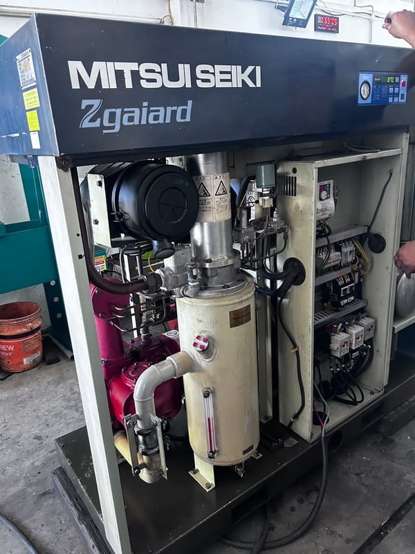 ขายปั๊มลมสกรู50แรงม้า มีแอร์ดรายเออร์ในตัว