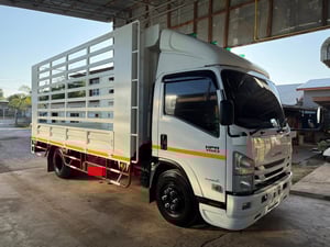 ISUZU NPR 150แรงม้า รถบรรทุก 6ล้อ กระบะคอกสูง ปี2021 เลขไมล์น้อย 100,000 กม. ISUZU NPR 150แรงม้า รถบรรทุก 6ล้อ กระบะคอกสูง ปี2021 เลขไมล์น้อย 100,000 กม.