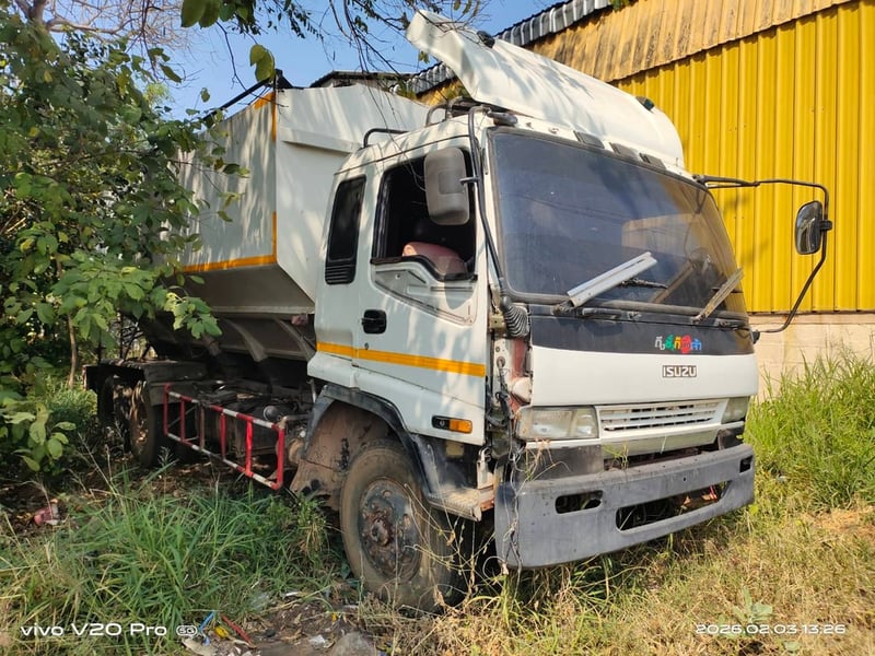 ขายซากและอะไหล่ ISUZU FRR 175แรงม้า รถบรรทุก 6ล้อ บรรทุกอาหารสัตว์ ปี1995 ขายซากและอะไหล่ ISUZU FRR 175แรงม้า รถบรรทุก 6ล้อ บรรทุกอาหารสัตว์ ปี1995