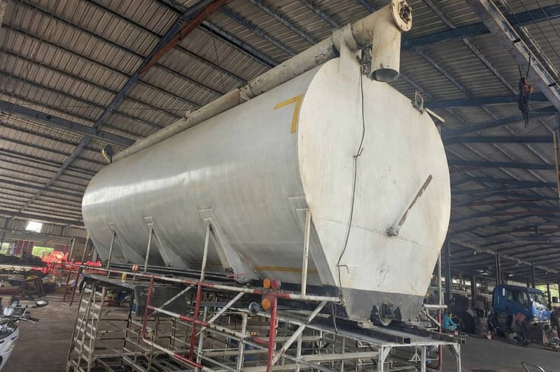 ขายด่วน ถังไซโลอาหารสัตว์ 14ตัน