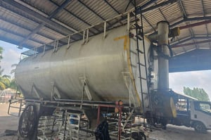 ขายด่วน ถังไซโลอาหารสัตว์ 14ตัน