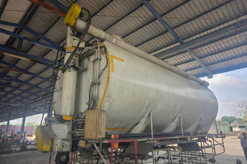 ขายด่วน ถังไซโลอาหารสัตว์ 14ตัน