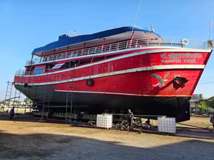 ขายเรือไม้  3 ชั้น กว้าง. 8 ม.