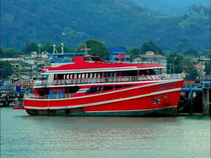 ขายเรือไม้  3 ชั้น กว้าง. 8 ม.