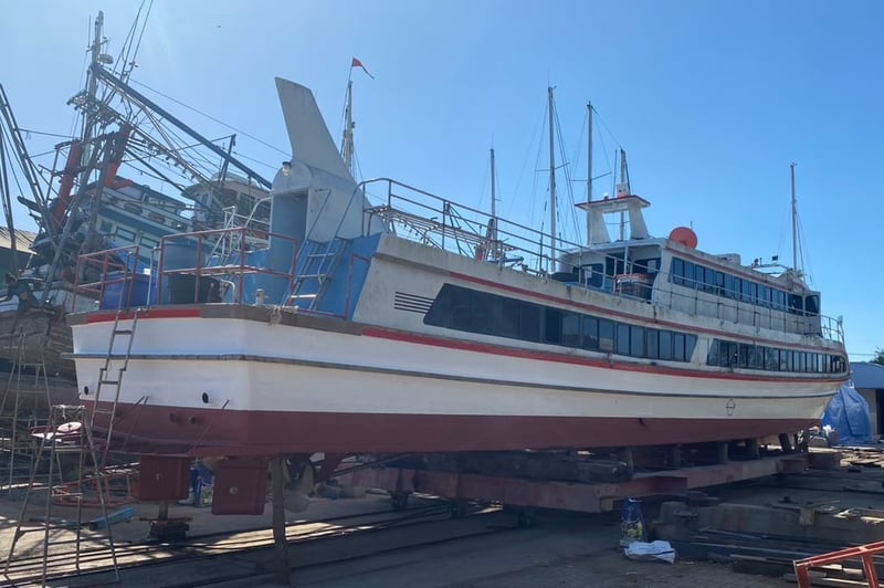 ขายเรือเฟอรี่ไม้ตะเคียนทอง 2 ชั้น ขายเรือเฟอรี่ไม้ตะเคียนทอง 2 ชั้น