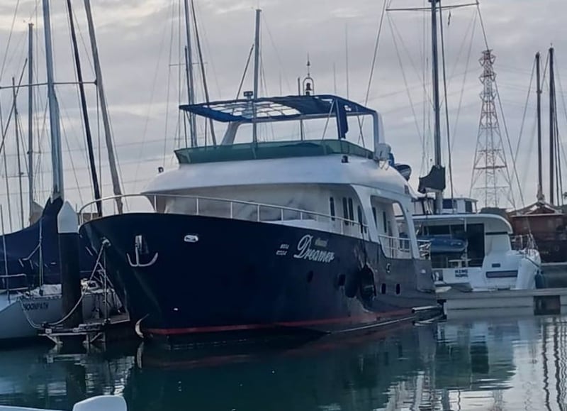 ขายเรือยอชท์อลูมิเนียม 5 ห้องนอน