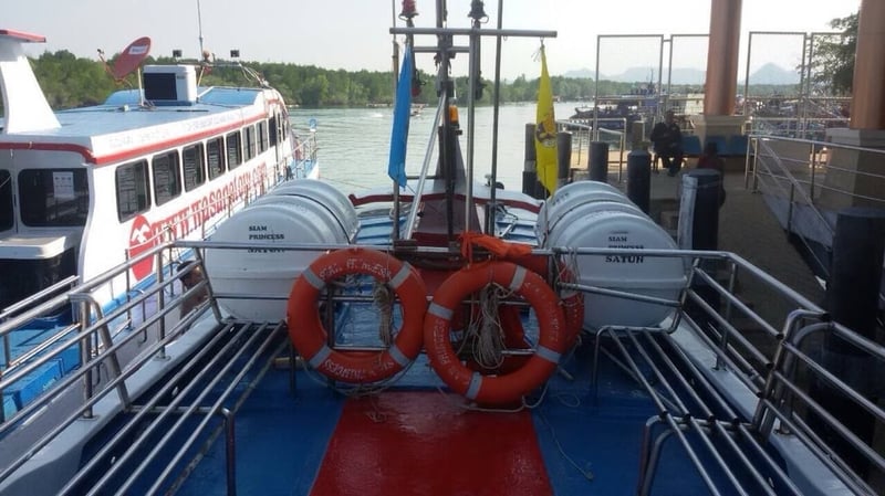 ขายเรือเฟอร์รี่ ไฟเบอร์กลาส 85 ฟุต