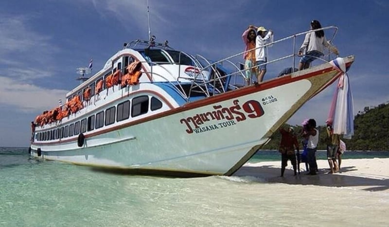 ขายเรือเฟอรี่ไม้ตะเคียนทอง 2 ชั้น ขายเรือเฟอรี่ไม้ตะเคียนทอง 2 ชั้น