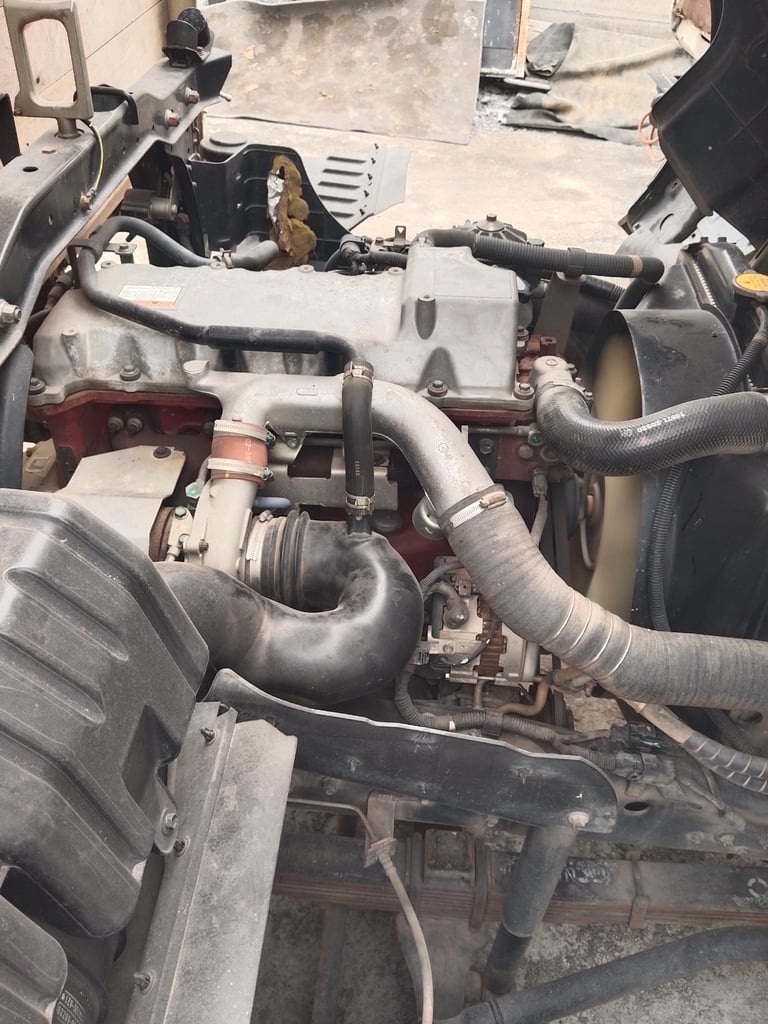 HINO FC9JJLA 175แรงม้า รถบรรทุก 6ล้อ กระบะคอกสูง ปี2012 เลขไมล์น้อยกว่า 100,000 กม.