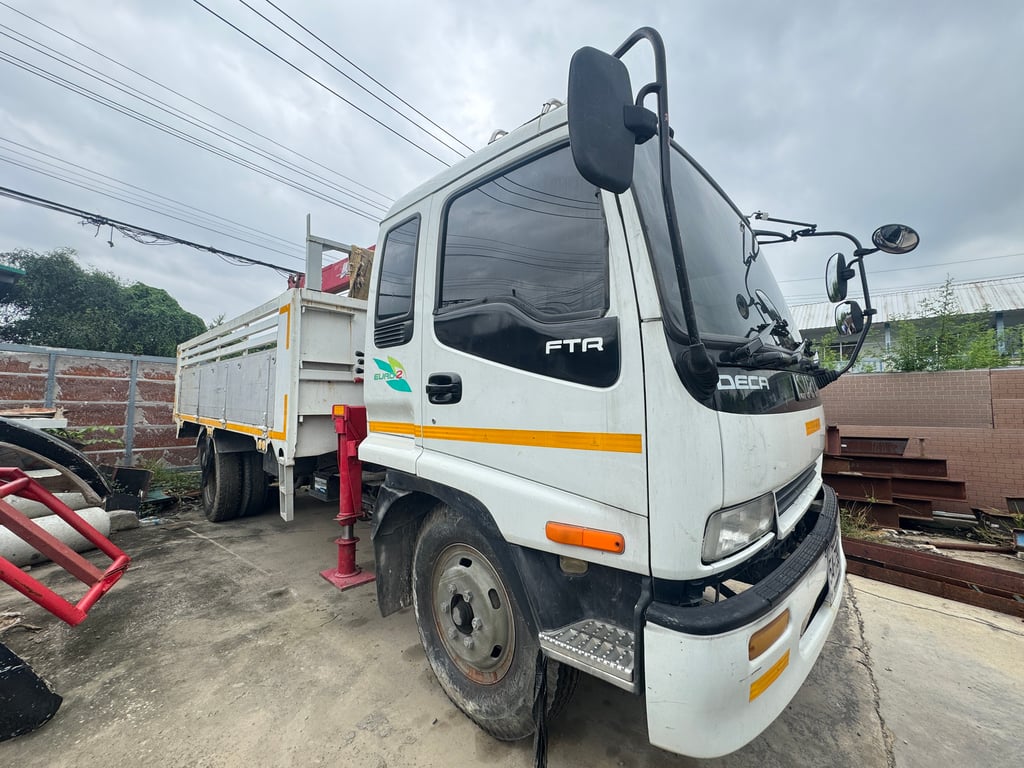 ISUZU FRR 2แรงม้า รถบรรทุก 6ล้อ กระบะเหล็กติดเครน ISUZU FRR 2แรงม้า รถบรรทุก 6ล้อ กระบะเหล็กติดเครน
