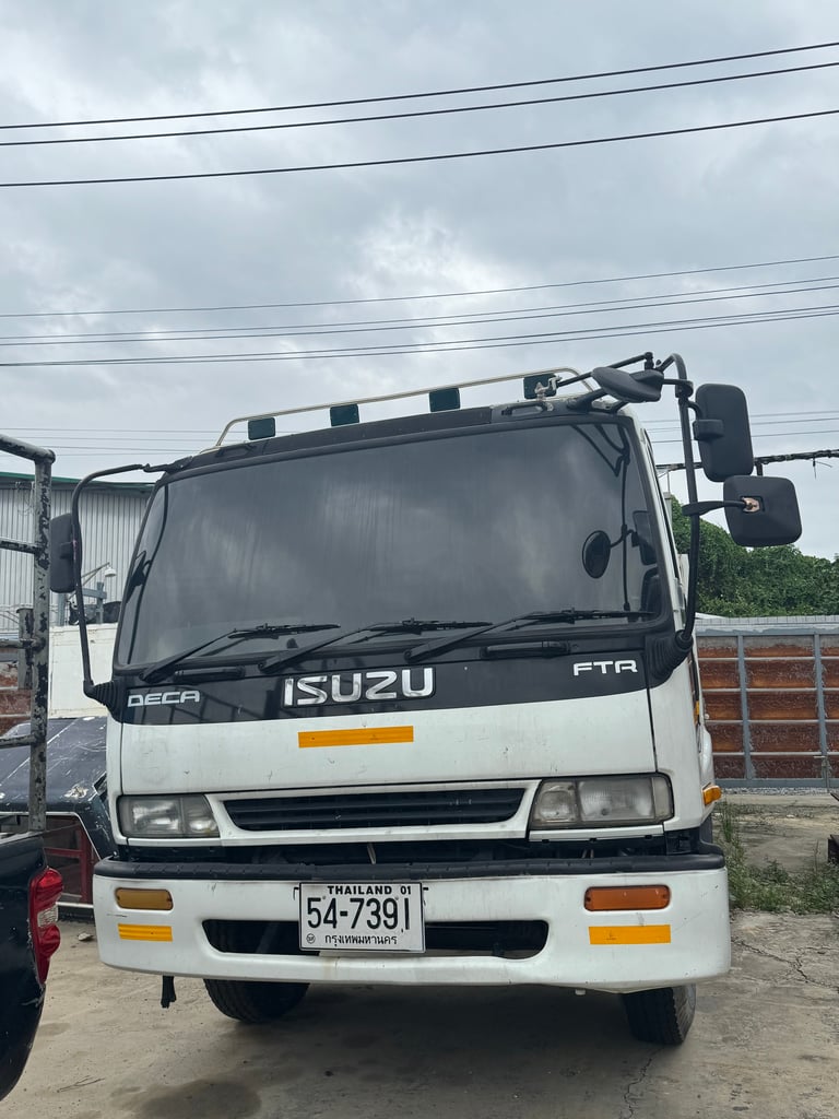 ISUZU FRR 2แรงม้า รถบรรทุก 6ล้อ กระบะเหล็กติดเครน ISUZU FRR 2แรงม้า รถบรรทุก 6ล้อ กระบะเหล็กติดเครน