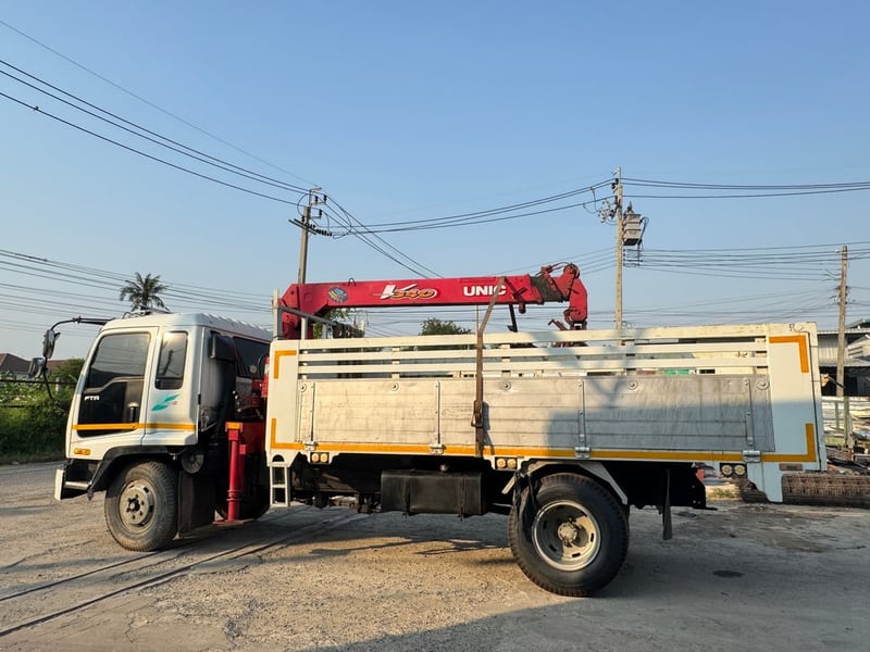 ISUZU FRR 195แรงม้า รถบรรทุก 6ล้อ กระบะเหล็กติดเครน ISUZU FRR 195แรงม้า รถบรรทุก 6ล้อ กระบะเหล็กติดเครน