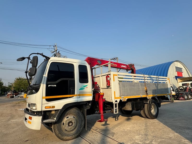 ISUZU FRR 195แรงม้า รถบรรทุก 6ล้อ กระบะเหล็กติดเครน ISUZU FRR 195แรงม้า รถบรรทุก 6ล้อ กระบะเหล็กติดเครน
