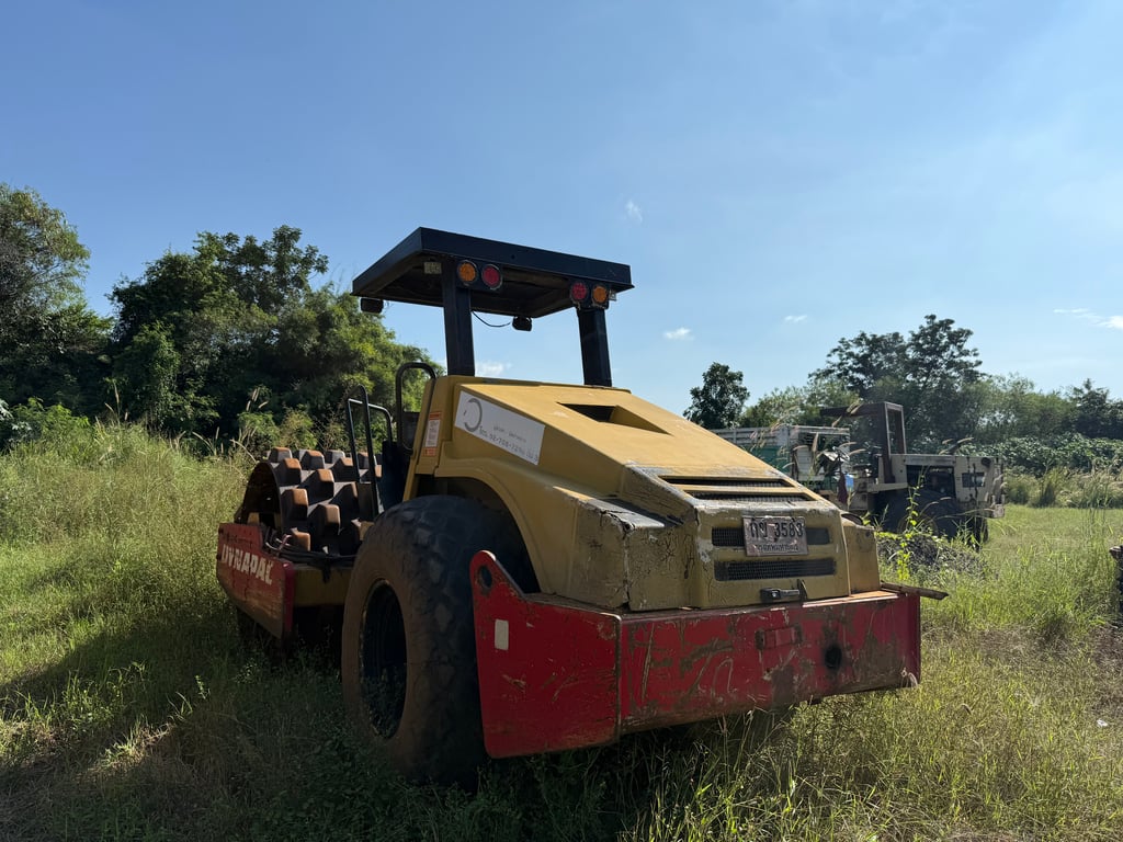 ขายรถบดล้อหนาม DYNAPAC พร้อมใช้งาน ขายรถบดล้อหนาม DYNAPAC พร้อมใช้งาน